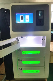 La porte 4 fixent des stations de charge de téléphone portable de casier pour l'aéroport avec l'accepteur de pièce de monnaie et le lecteur de carte de crédit